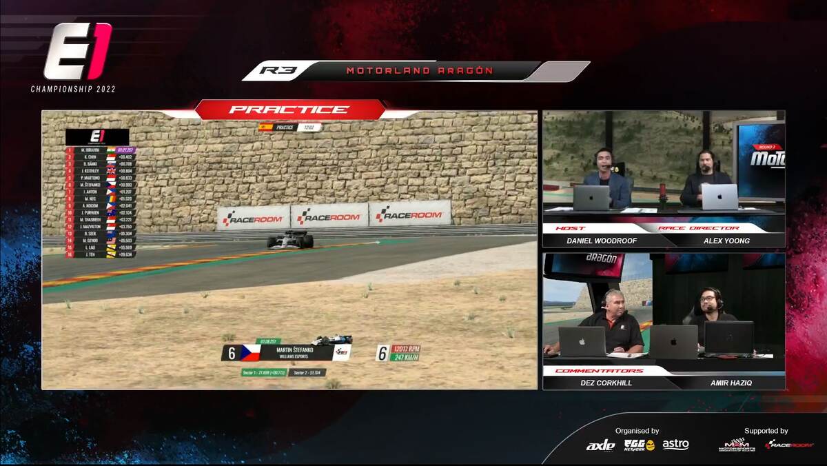 RaceRoom live broadcast and race control overlay